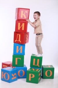44020
